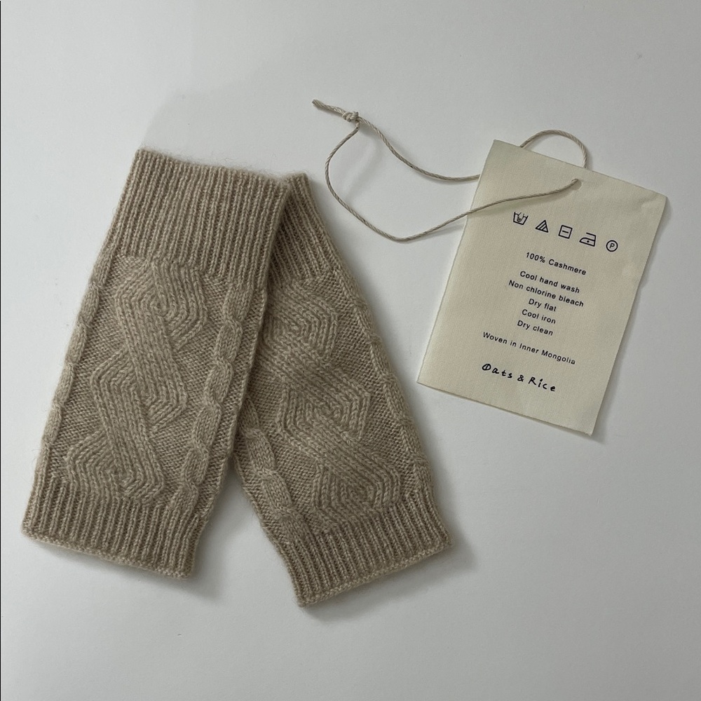 Oats & Rice Knit 100% Cashmere Fingerless Wrist Warmer Gloves - Picture 2 of 10